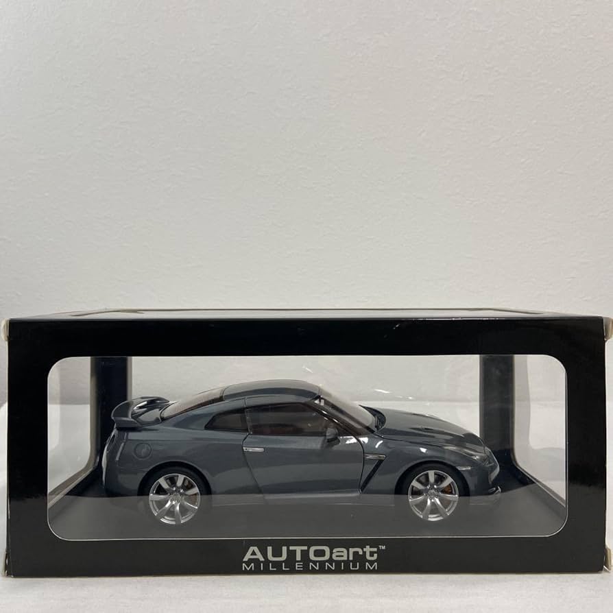 AUTOart - Autoart 日産 GT-R (R35) メタリックグレー 1/18モデル。 AUTOart 1/18 Nissan GT-R (R35) Nismo Special Edition Gray